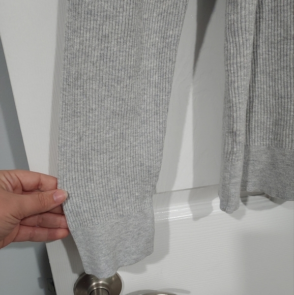 Loft Light Gray Long Sleeve Button Trim Sweater in Size XXL - Picture 7 of 12